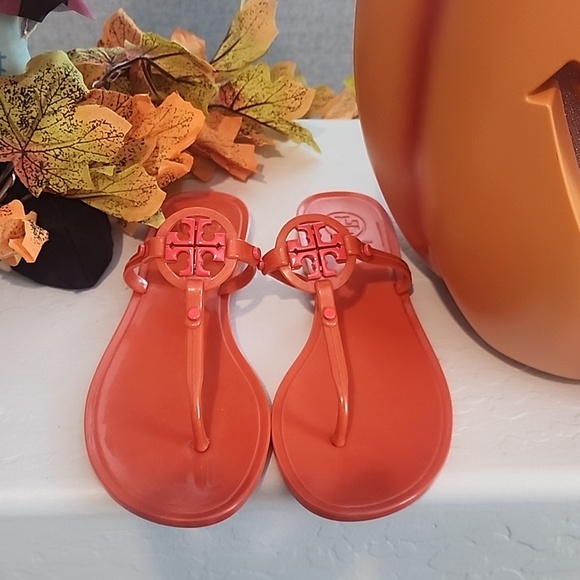 OPEN TO OFFERS Preloved Tory burch sandals - Picture 2 of 8